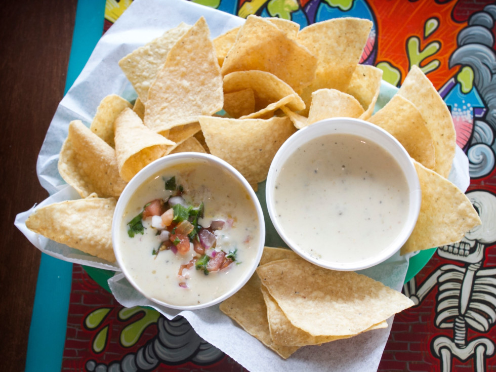 Tacodeli queso