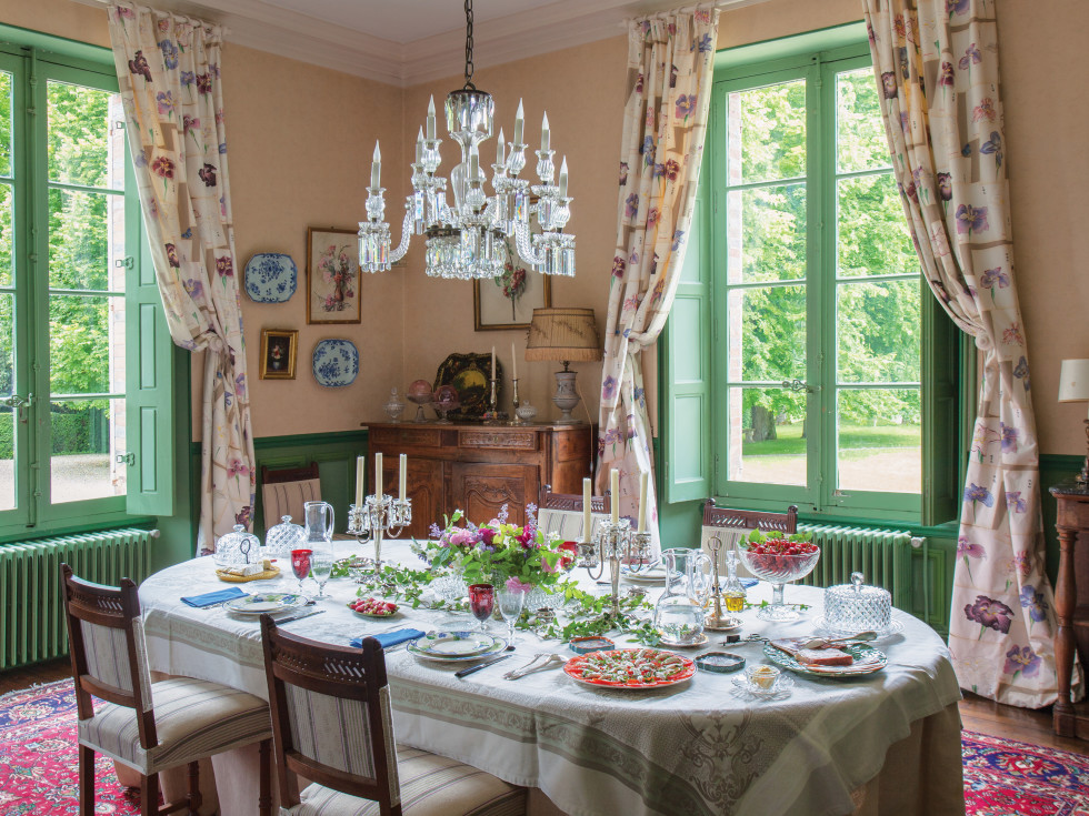 News, Florence de Dampierre, Jan. 2016