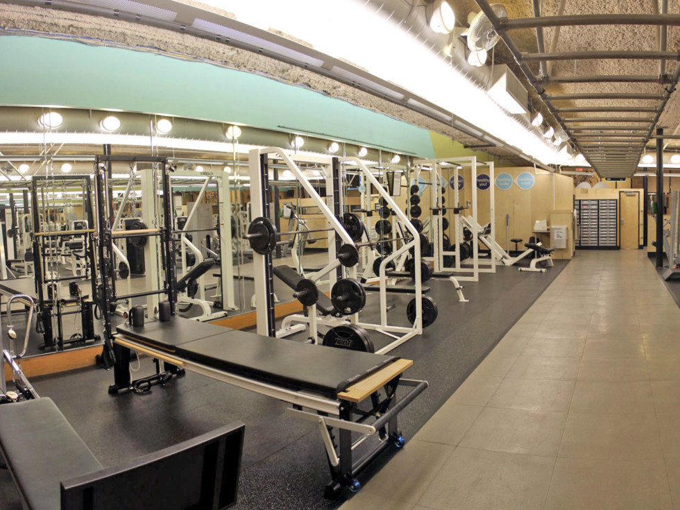 Exercise equipment at Castle Hill Fitness in Austin