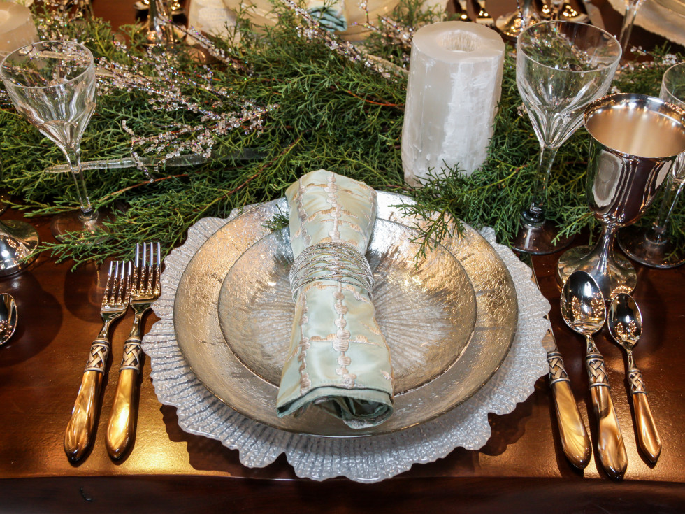 News, Houston Design Center, Deck the Tables, Dec. 2015 Design House