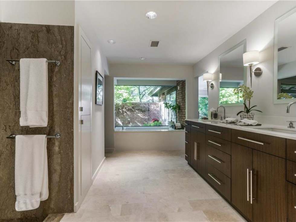 626 Rainbow Dr. master bath