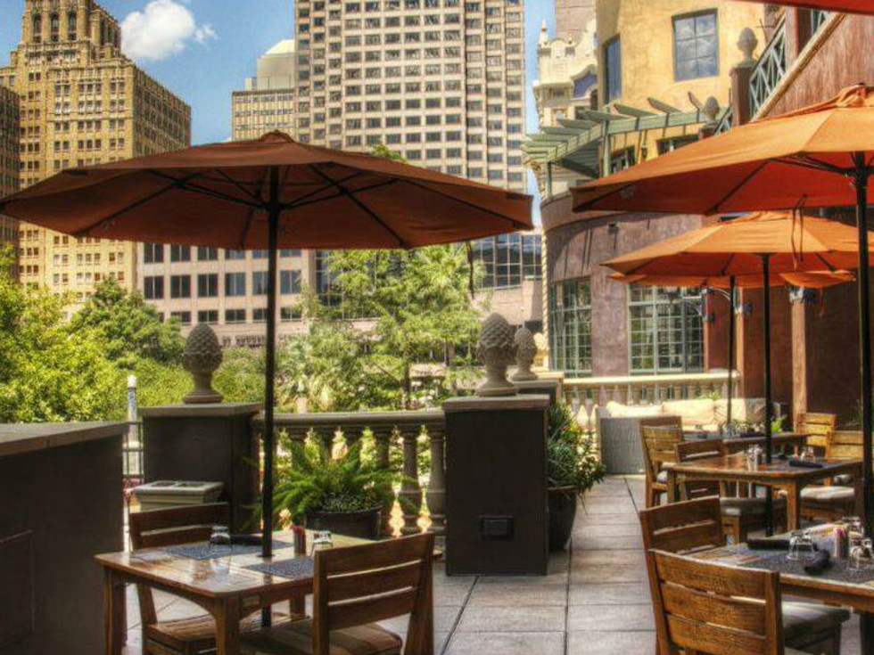 San Antonio offers diverse dining experiences for all tastes.