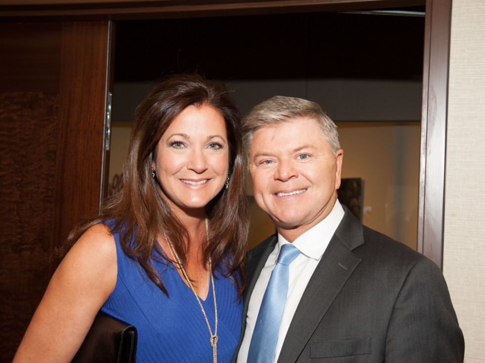 Ebola Fighter Wows The Women S Fund Gathering Of Moms Daughters Culturemap Houston