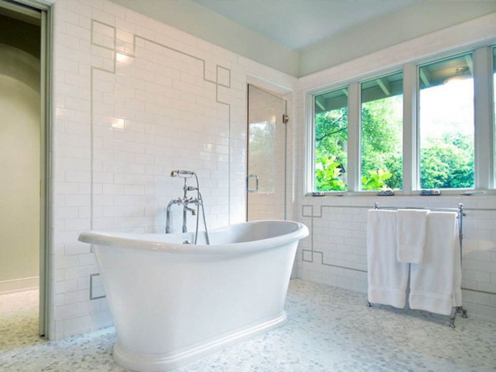 Houston homes with bathtubs that you can luxuriate in forever