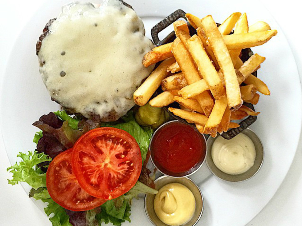 Second Bar and Kitchen_Congress Burger_fries_2015