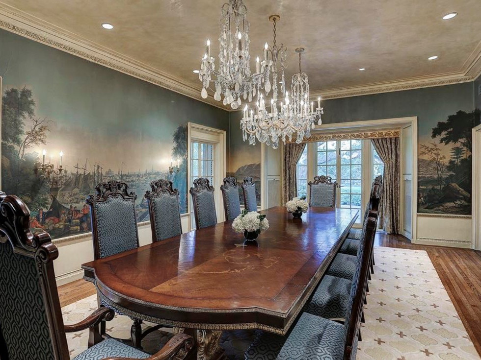 2 Longfellow Lane dining room