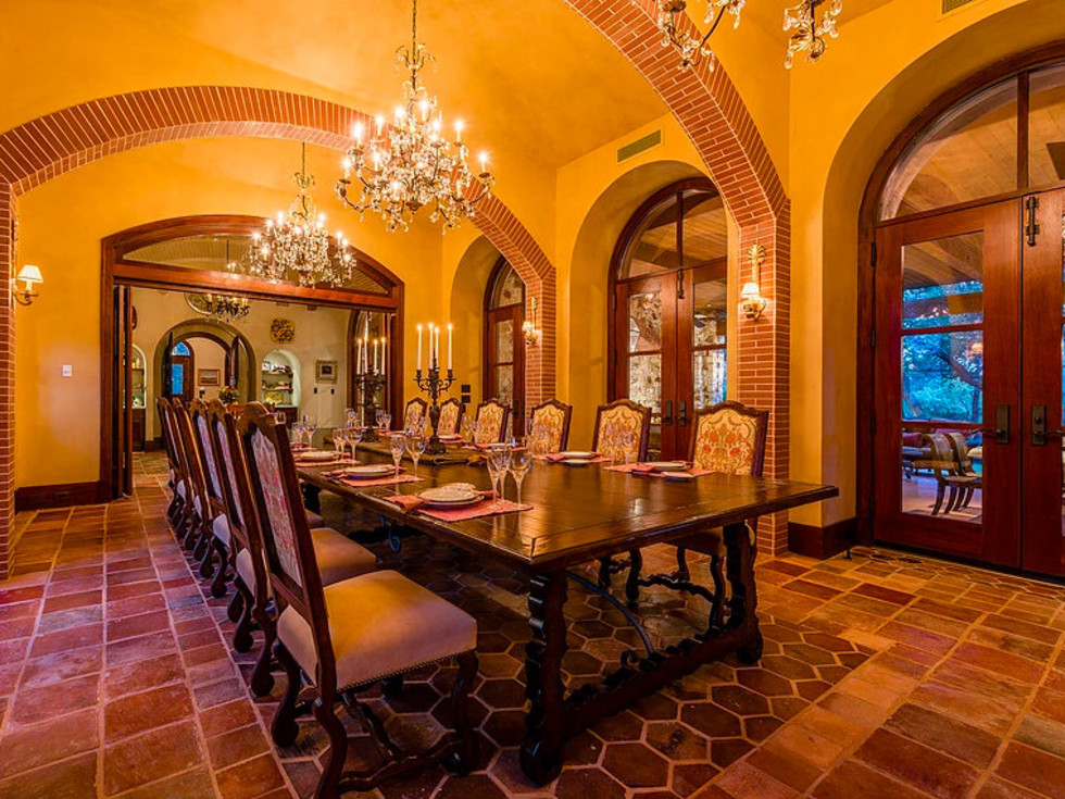 Mandola's estate in Austin dining room