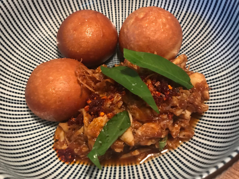 Aqui chili crab