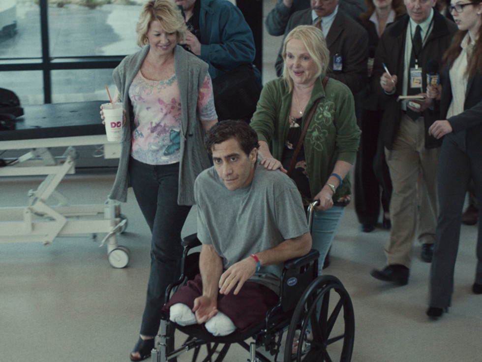 Patty O’Neil, Jake Gyllenhaal, and Miranda Richardson in Stronger