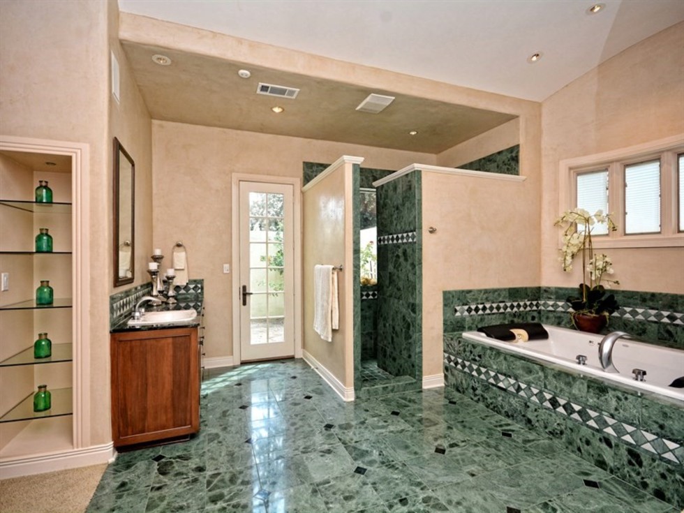 Horsehoe Bay home