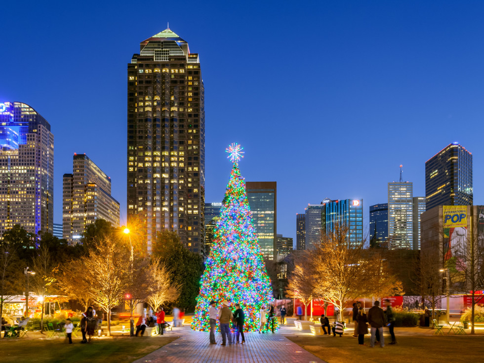 Dallas takes on Rockefeller Center with new Christmas tree show