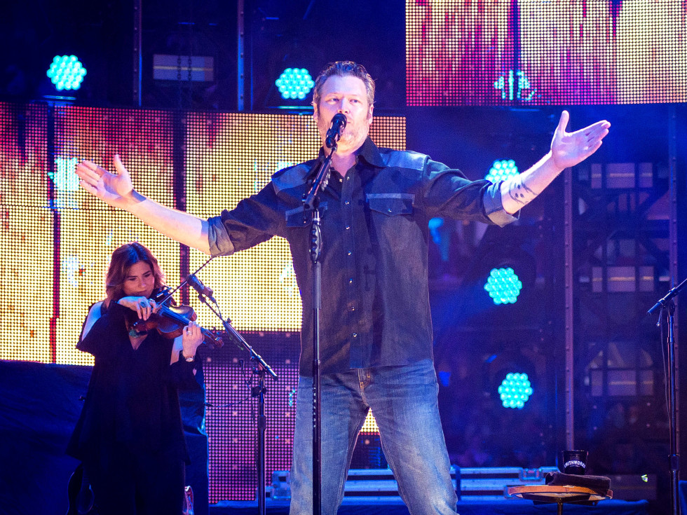 Blake Shelton arms