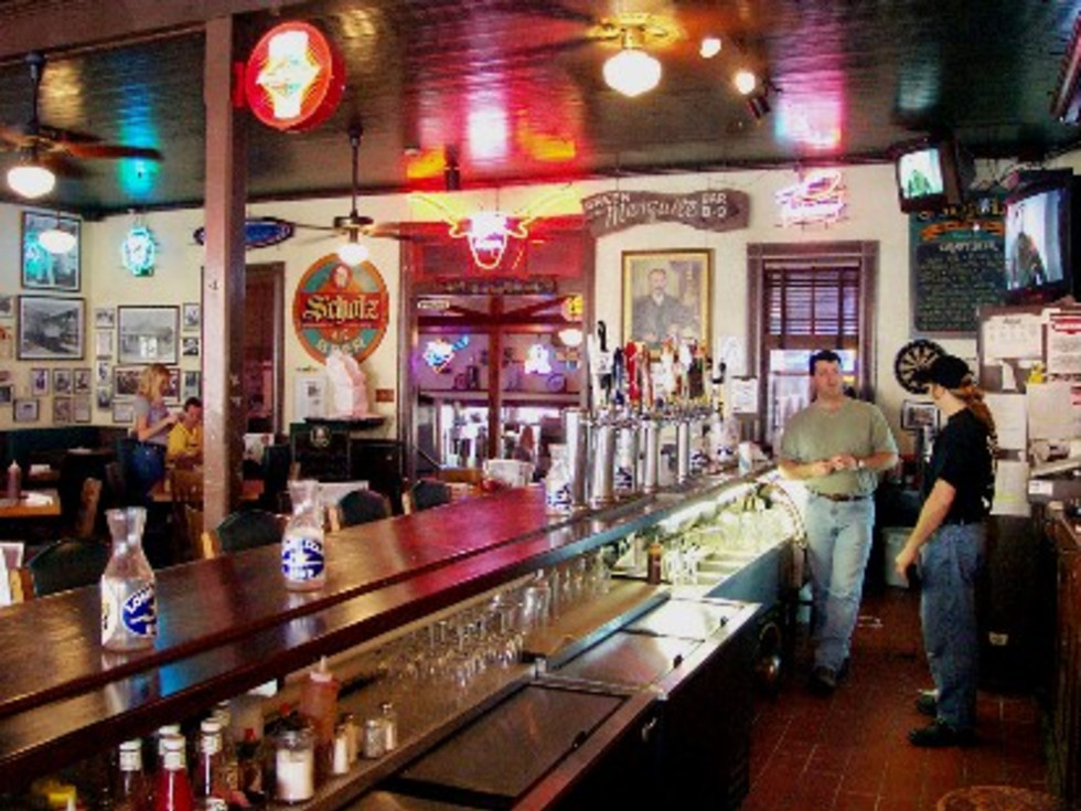 Austin Photo: places_food_scholz garten_interior