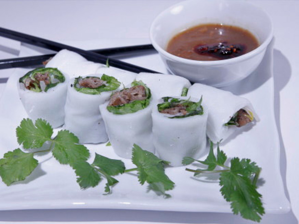 News_Carol Rust_Huynh Restaurant_Banh Uot Thit Nuong_soft spring roll_chargrilled pork