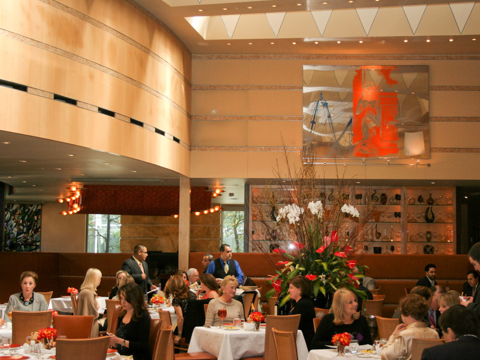 News_Tony's_restaurant_dining room