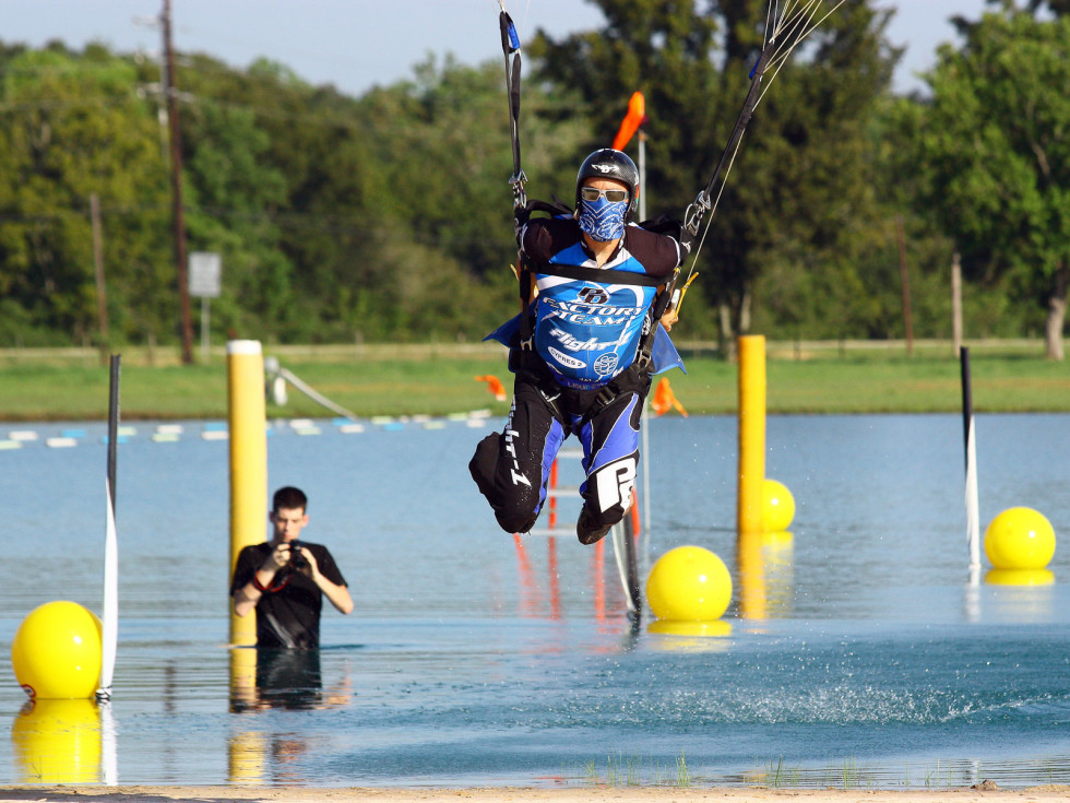 News_skydiving_Jonathan Tagle
