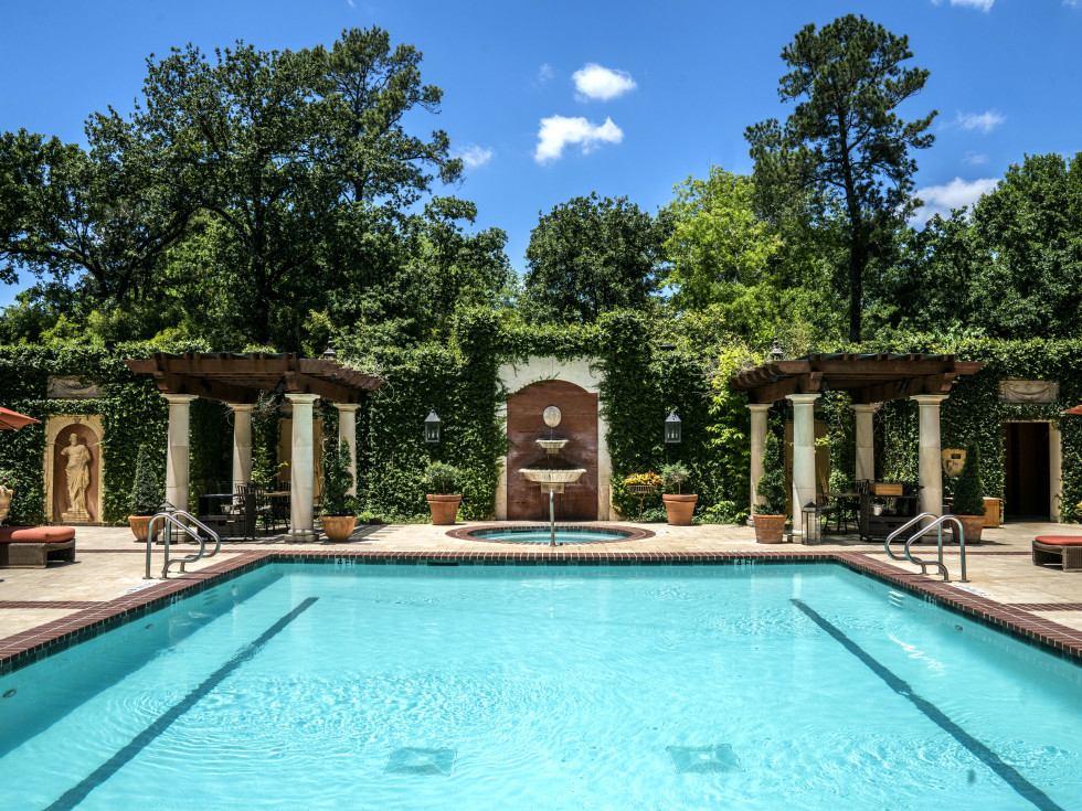 Houston hotel pools Hotel Granduca