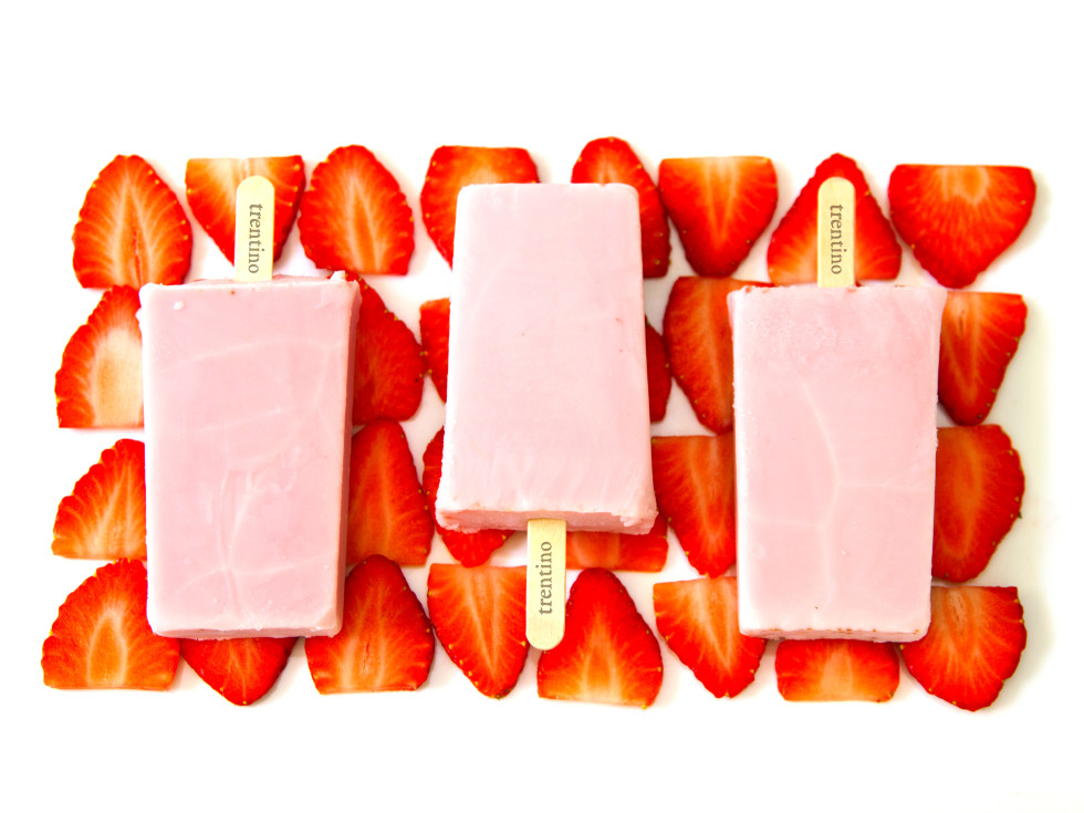 Trentino gelato pops strawberry strawberries