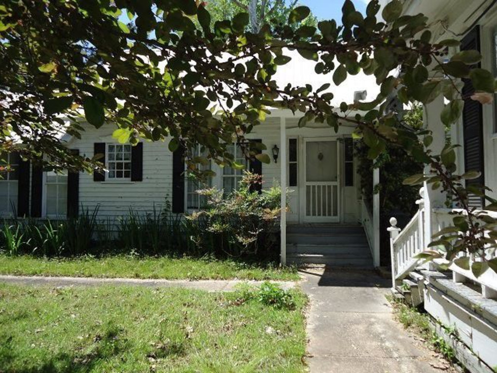 794 FM 2694, Shelbyville