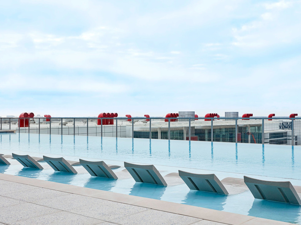 Infinity pool