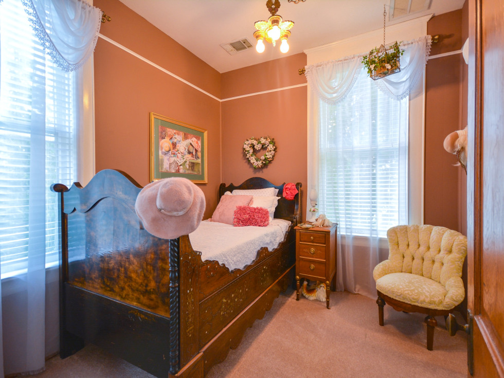Taylor Mansion Estate and Crystal Ballroom