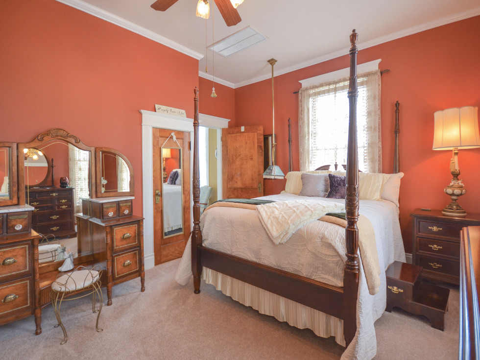 Taylor Mansion Estate and Crystal Ballroom