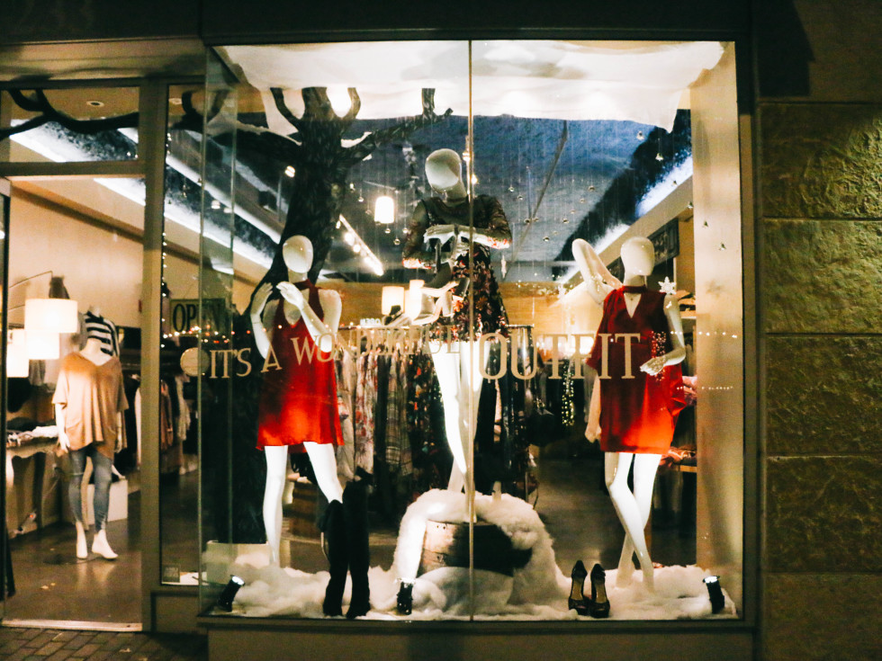 Holiday Window Walk