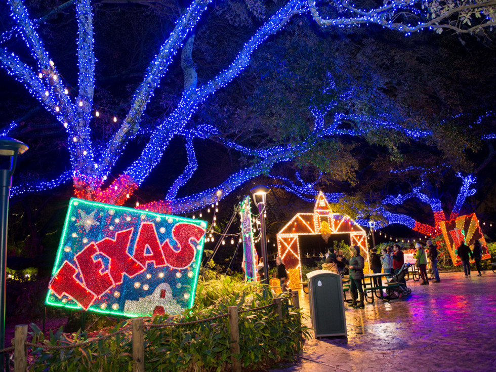 Houston Zoo announces shining return of favorite holiday lights event