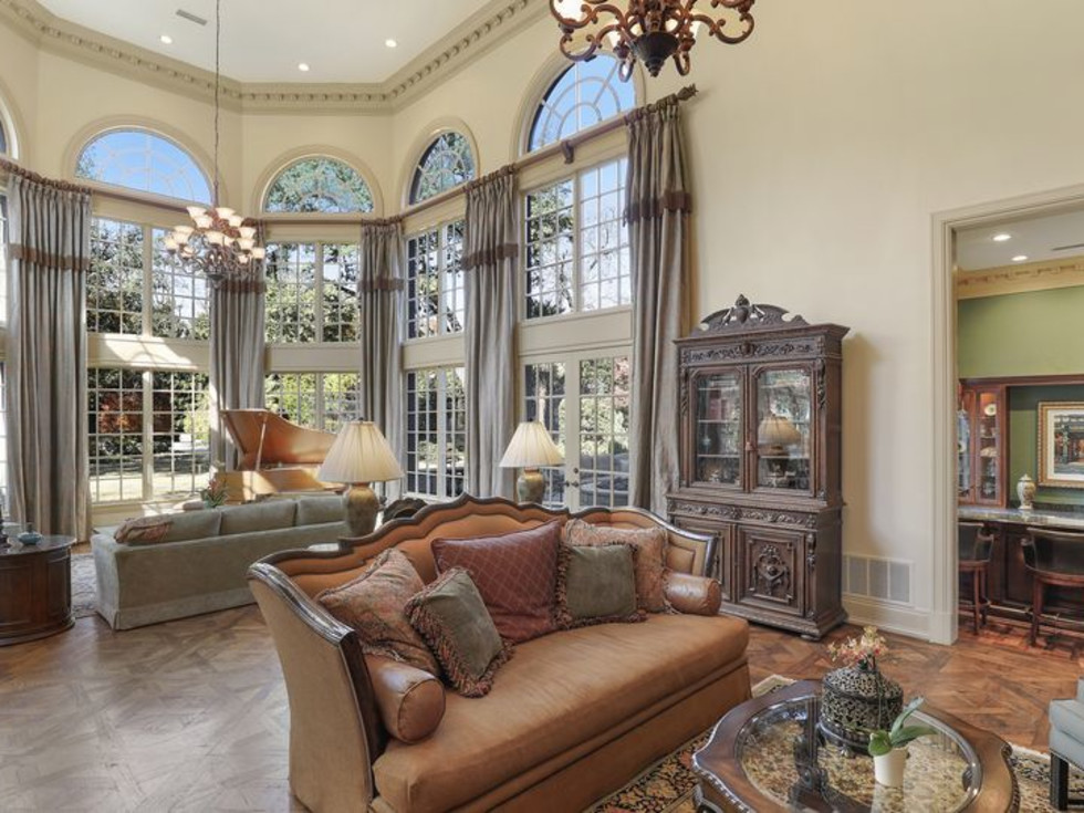 TD Jakes home, 4001 W Lawther Dr