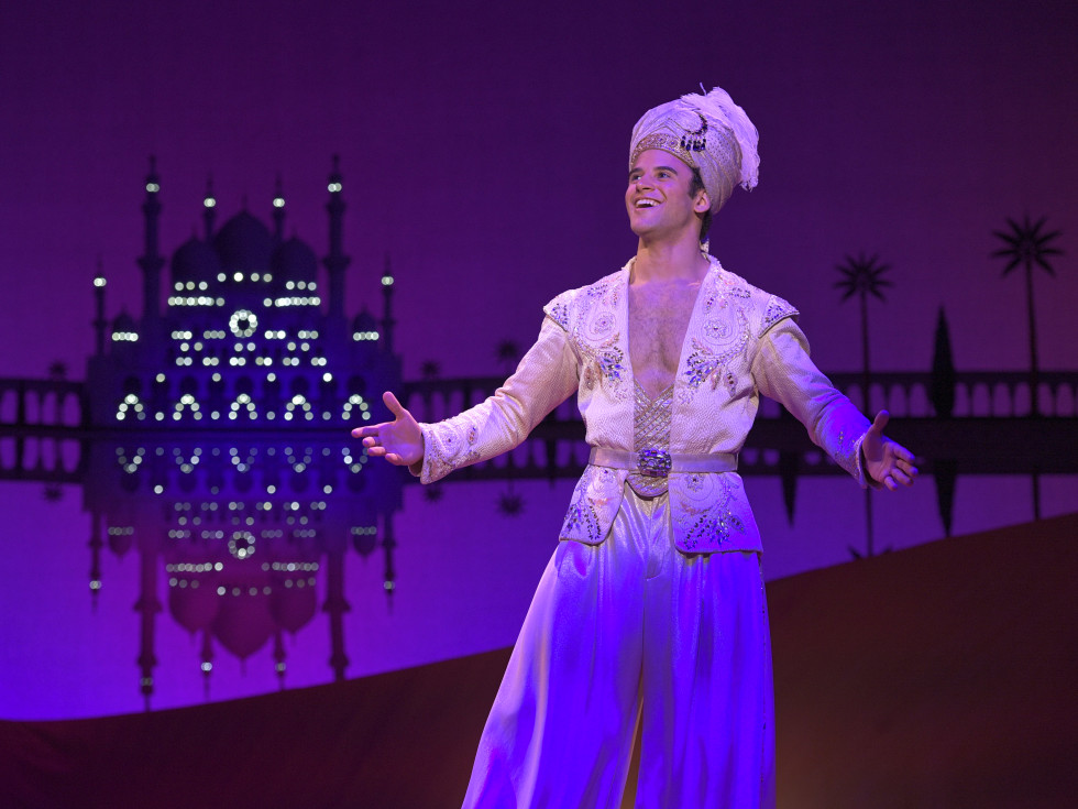 Clinton Greenspan in Aladdin national tour
