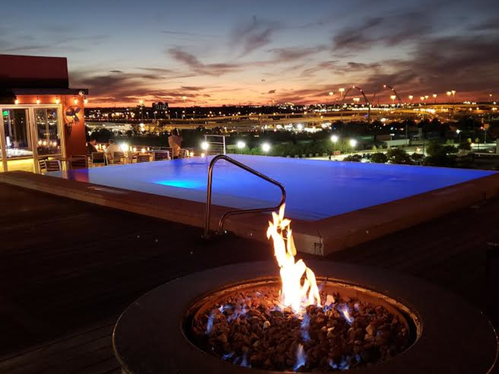 Canvas Dallas hotel pool