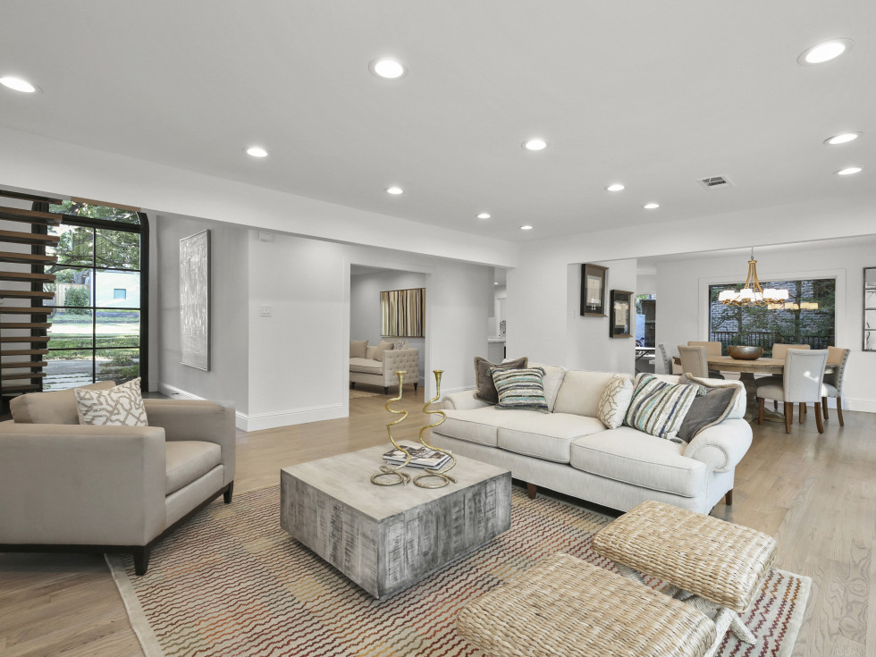 6863 Carolyncrest