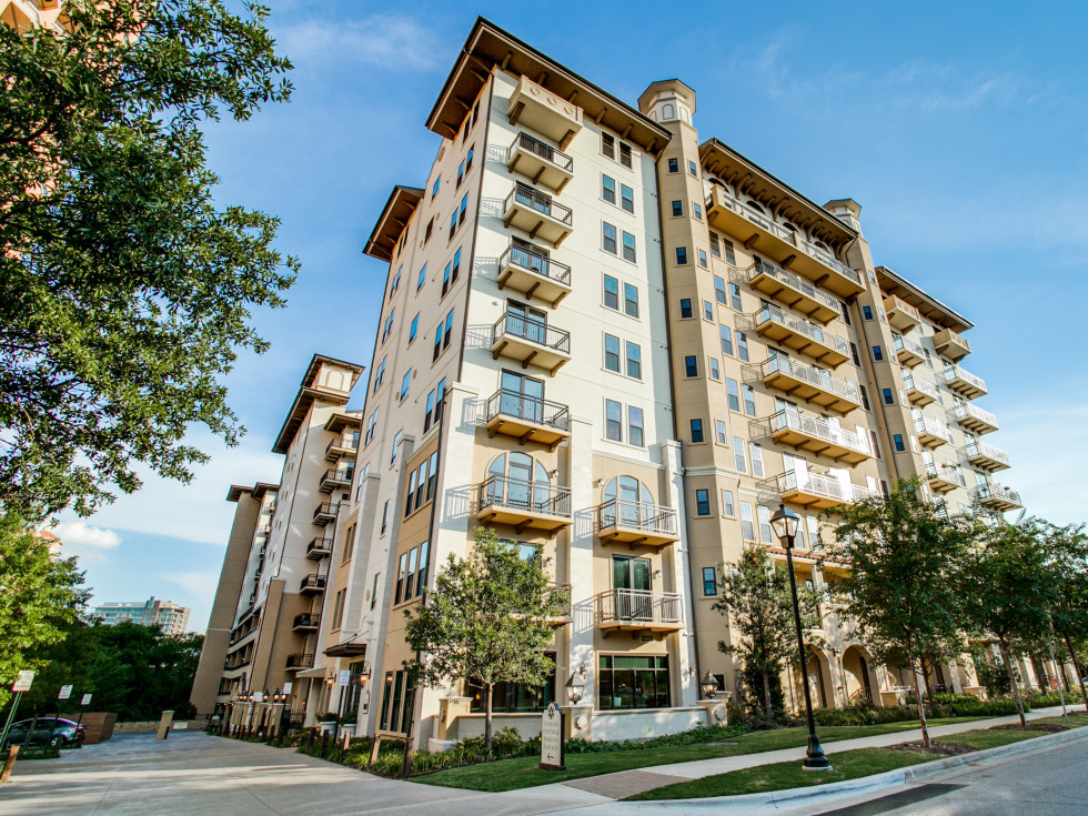 Cantabria at Turtle Creek apartments