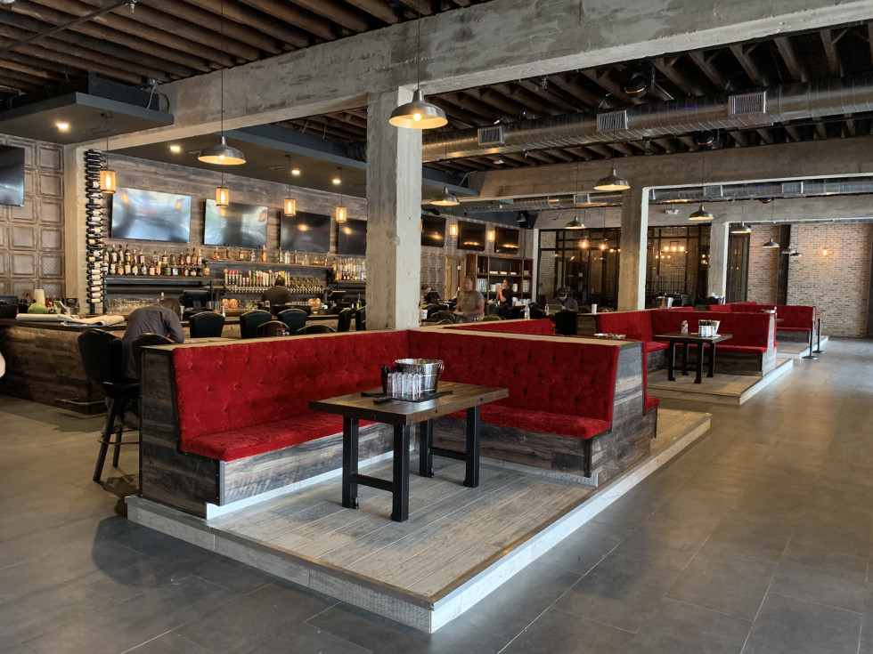 Pour Behavior interior