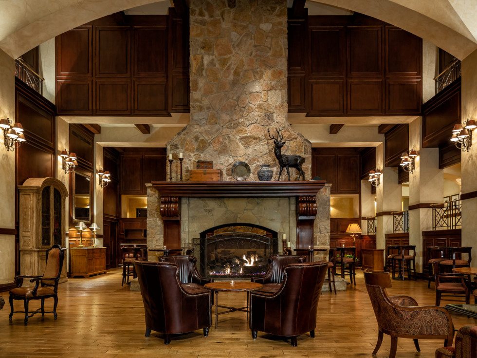 The Houstonian Hotel great room lobby