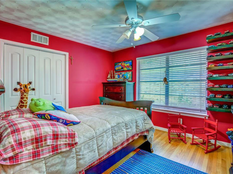 2534 Telegraph