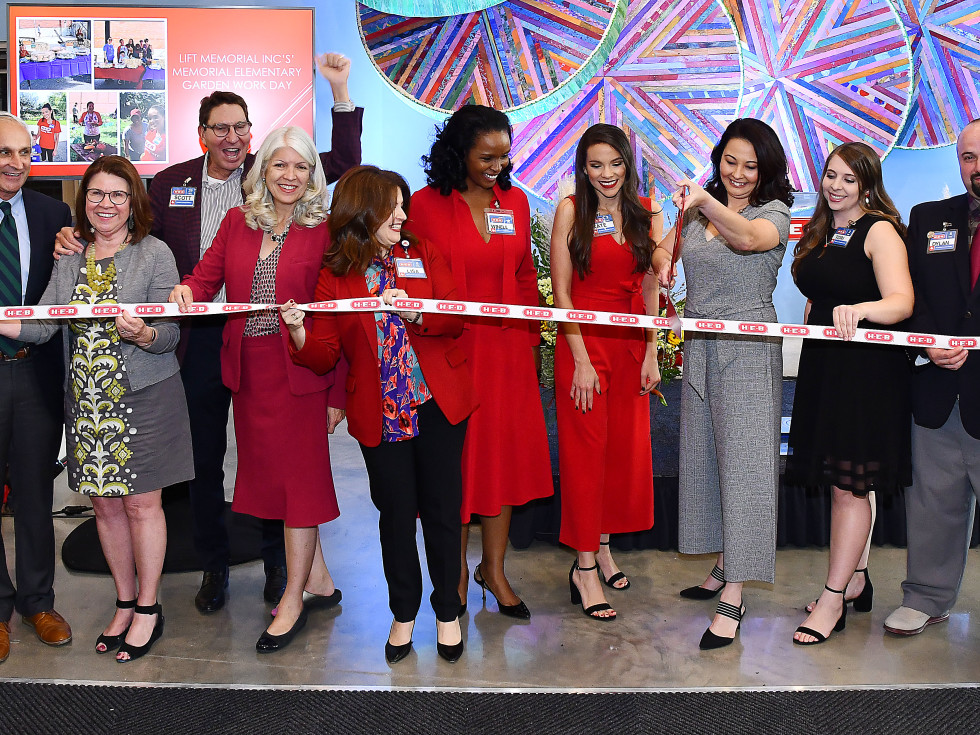 H-E-B Buffalo Heights Houston ribbon cutting
