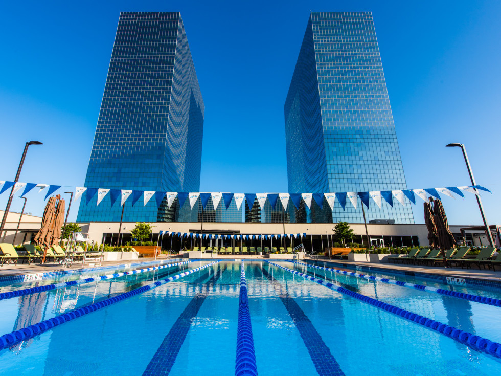 Life Time Greenway Plaza Houston pool