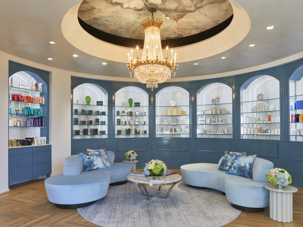 The entrance and sitting area of Solaya Spa & Salon