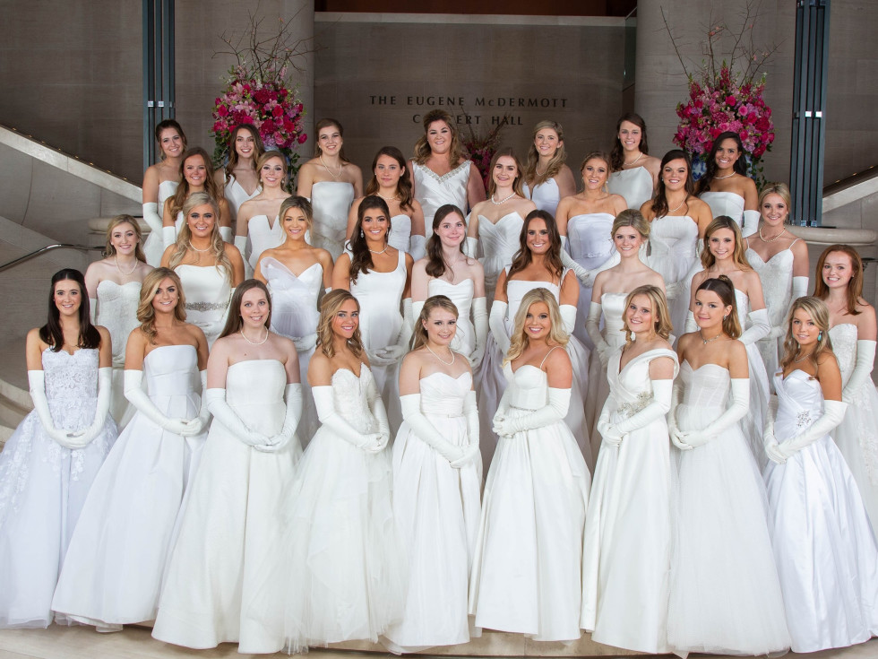 Dallas Symphony debutantes take famous Texas dip at Presentation Ball