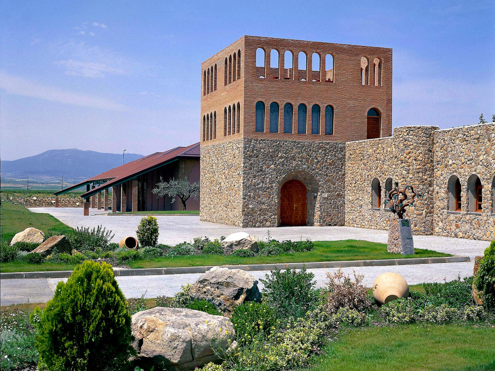 Grandes Vinos winery