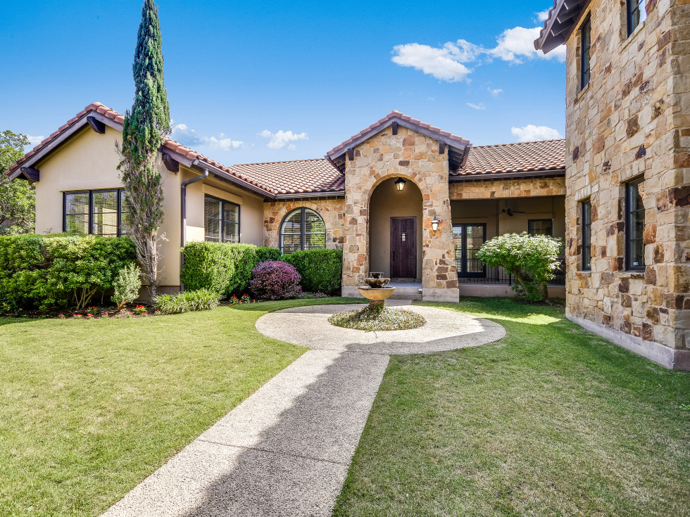 What drew this Austin Realtor to Barton Creek — to live in and to sell