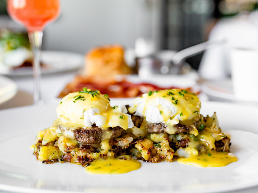 Cafe Annie filet mignon Benedict
