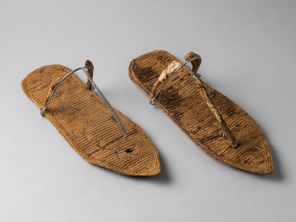 Nefertari sandals