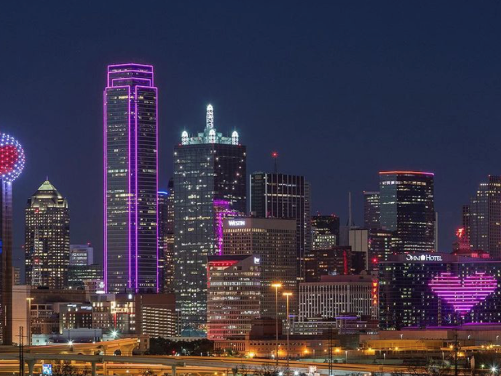 3 iconic downtown Dallas highrise buildings go dark for winter storm