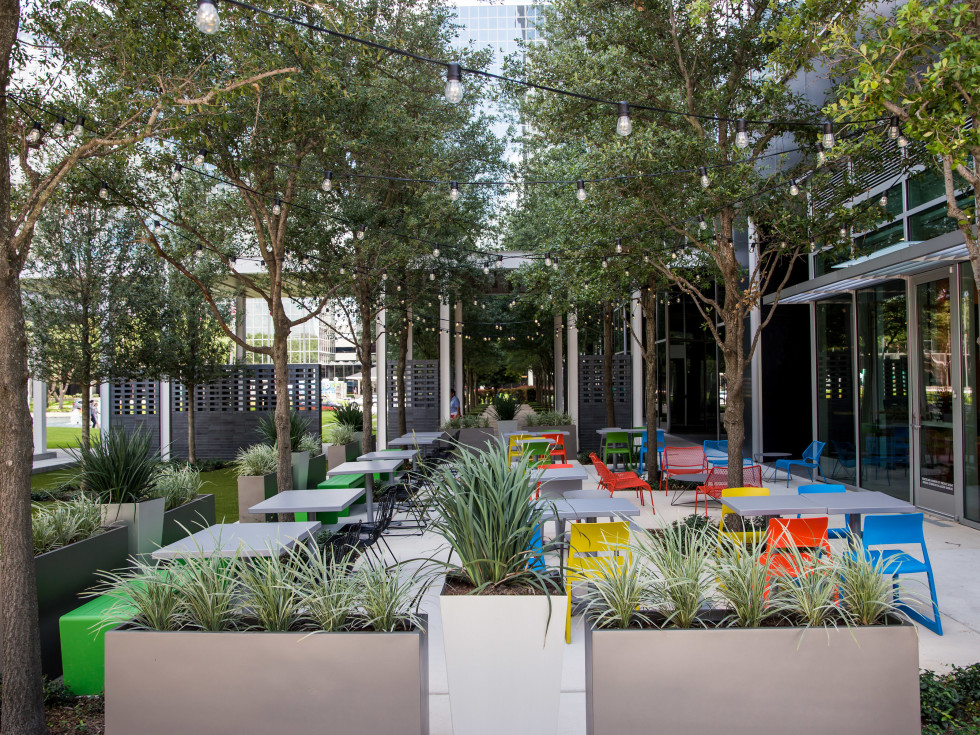 Fusion Eats Greenway patio