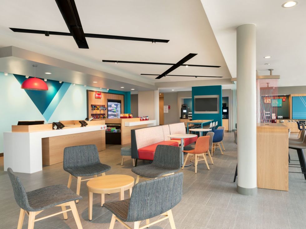 Avid Hotel lobby