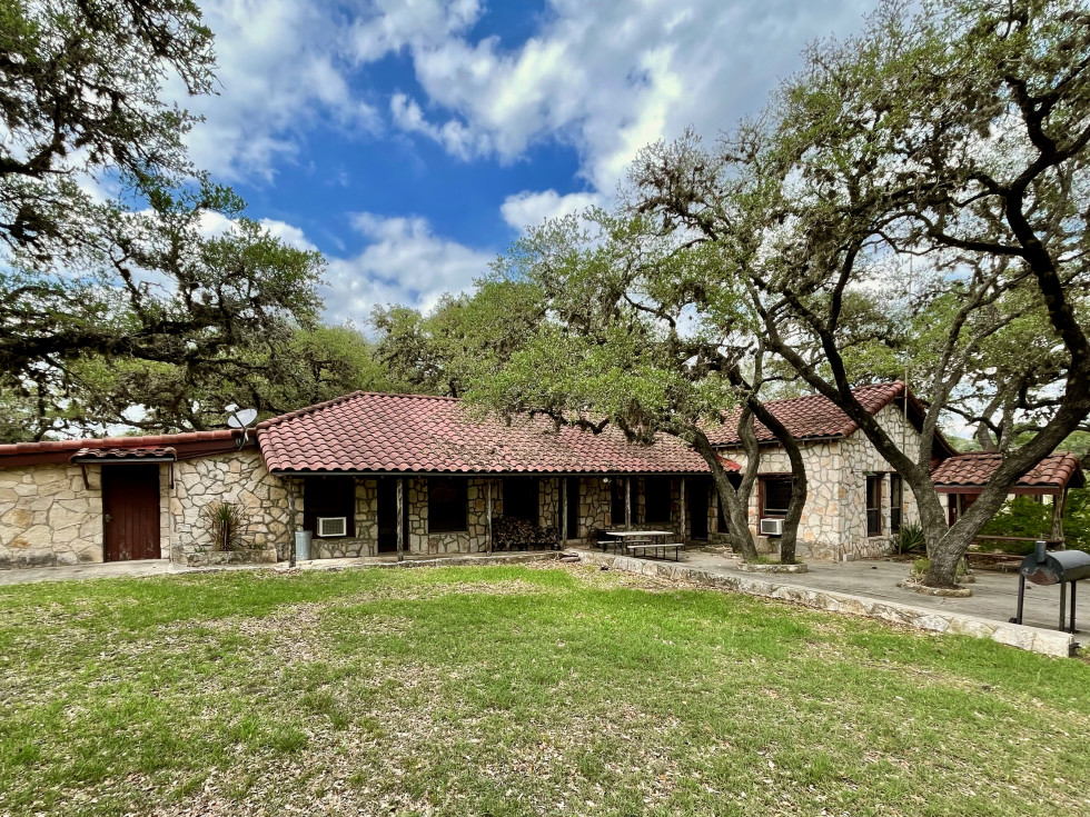 Geronimo Springs Ranch for sale near San Antonio