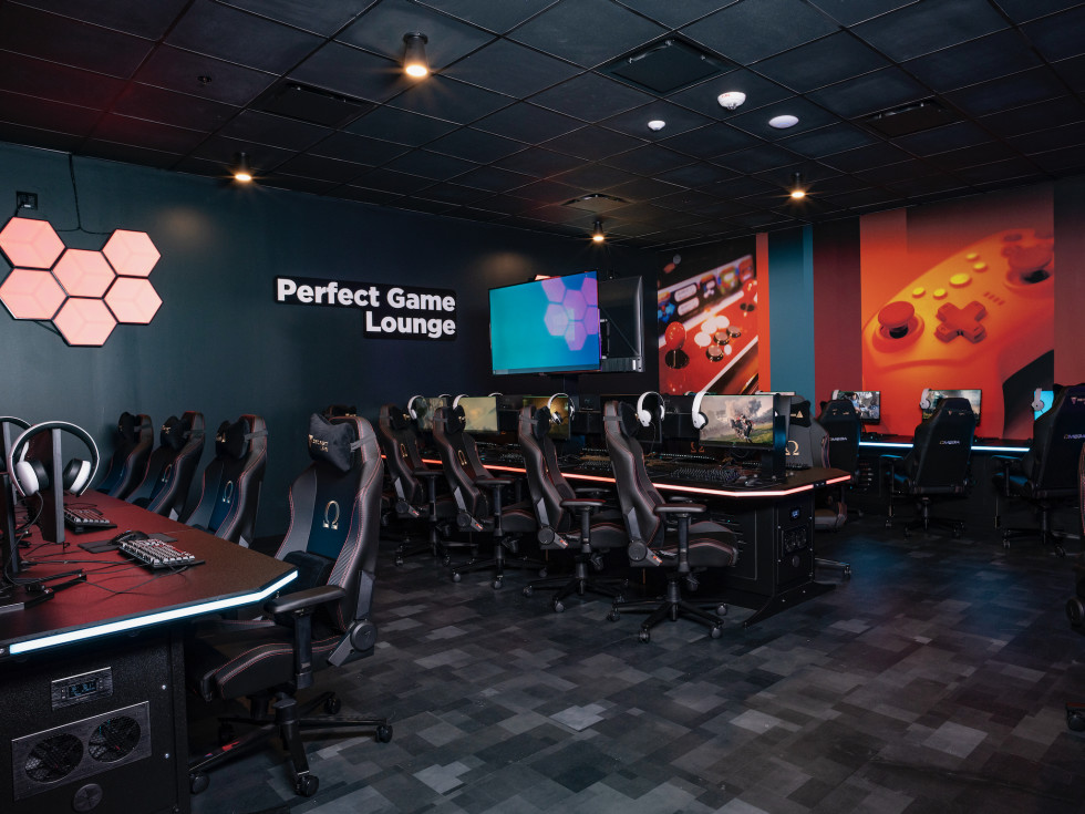 Palace Social esports lounge