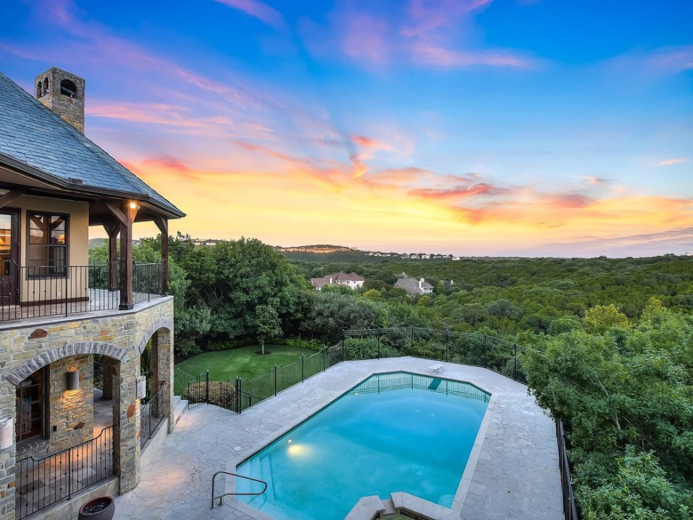 Pool and view